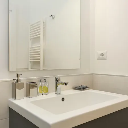 Cristina Apartment *